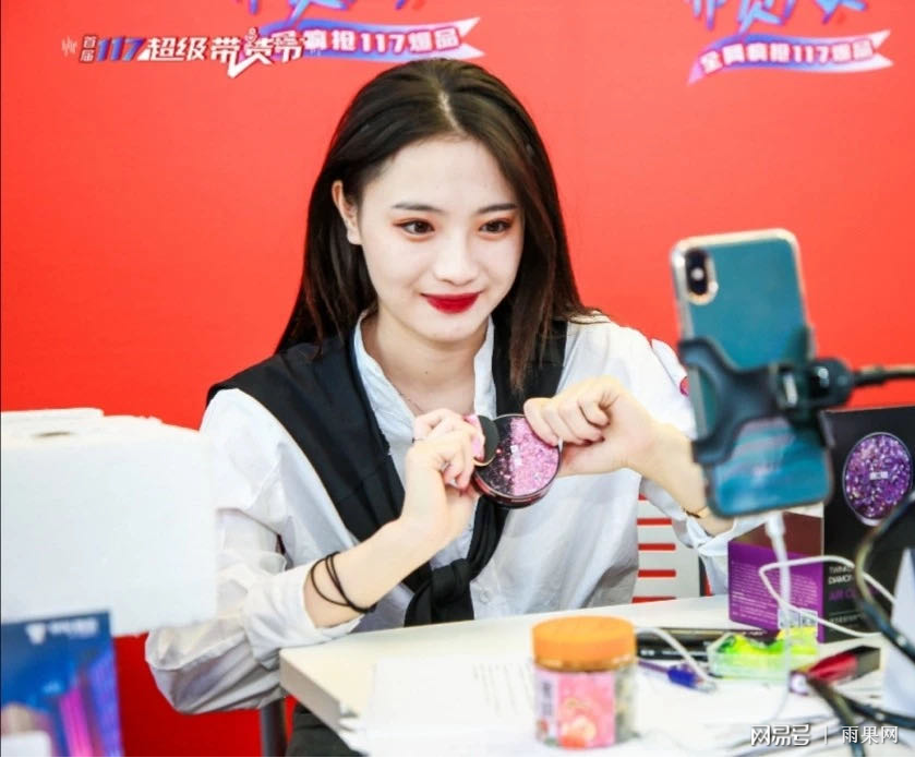 万人在线视频直播大带宽租用多少？_服务器带宽租用_租用服务器带宽