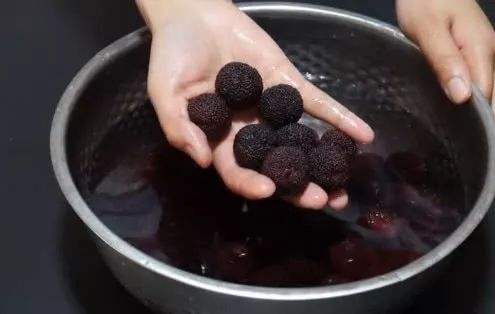 杨梅怎么清洗?