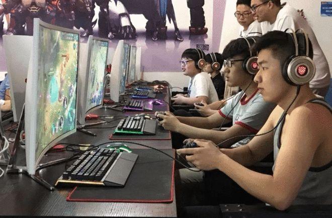 网吧玩游戏为什么不卡?