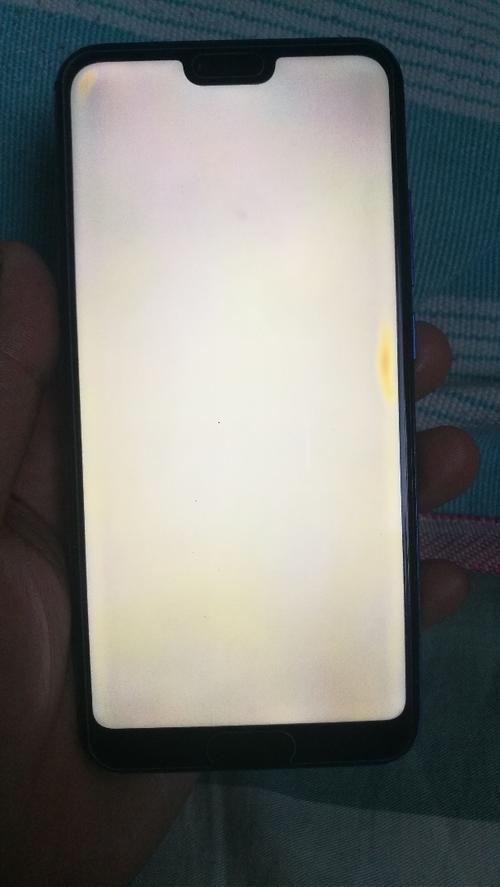 手机屏幕为什么发黄?